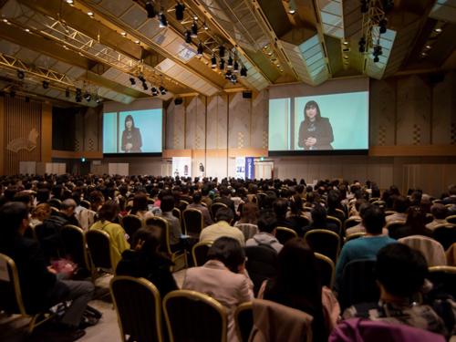 全国から７００人以上が参加した「エボルブ　イベント」会場の様子